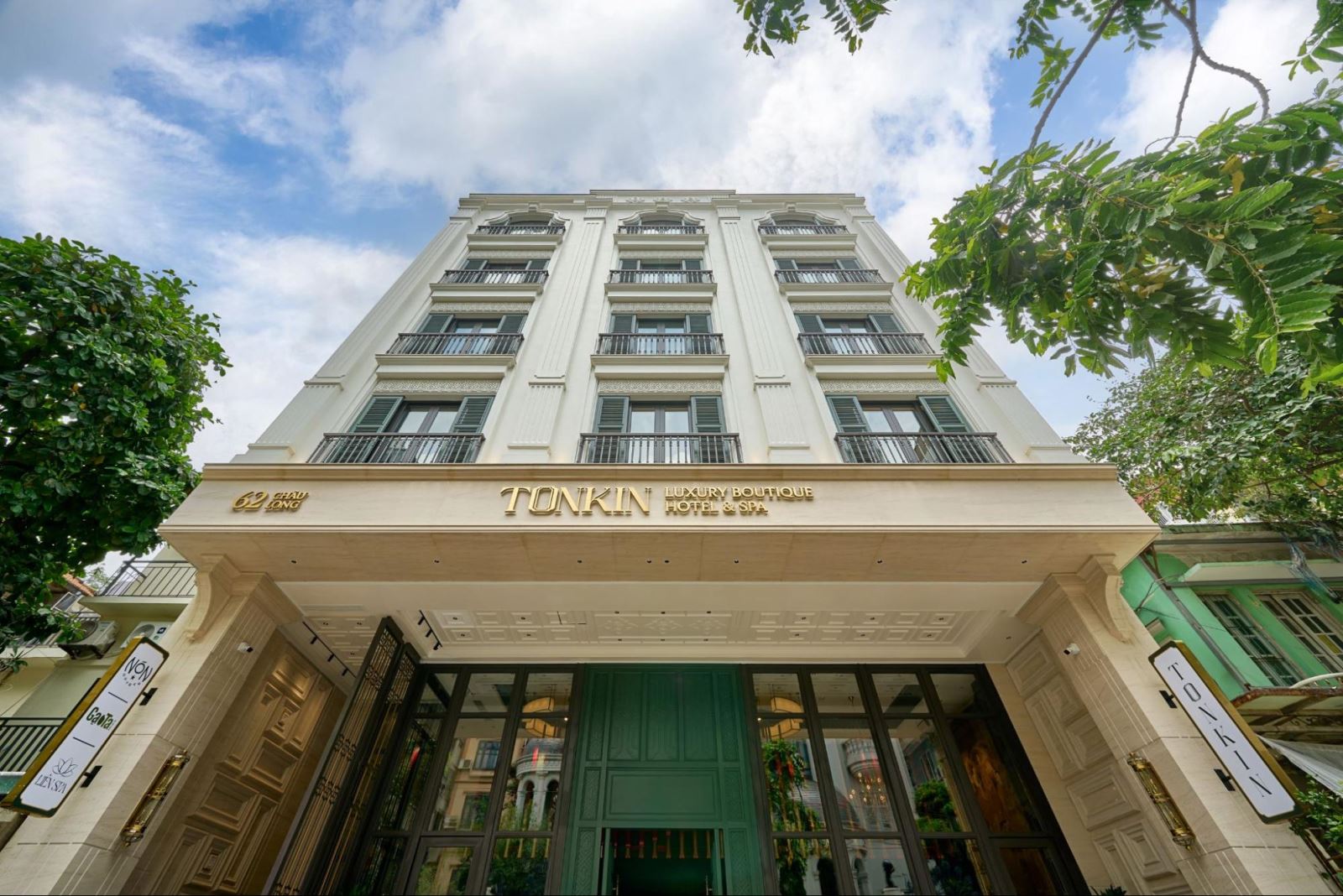 Book your stay now and let your Old Quarter journey be both exciting and serene