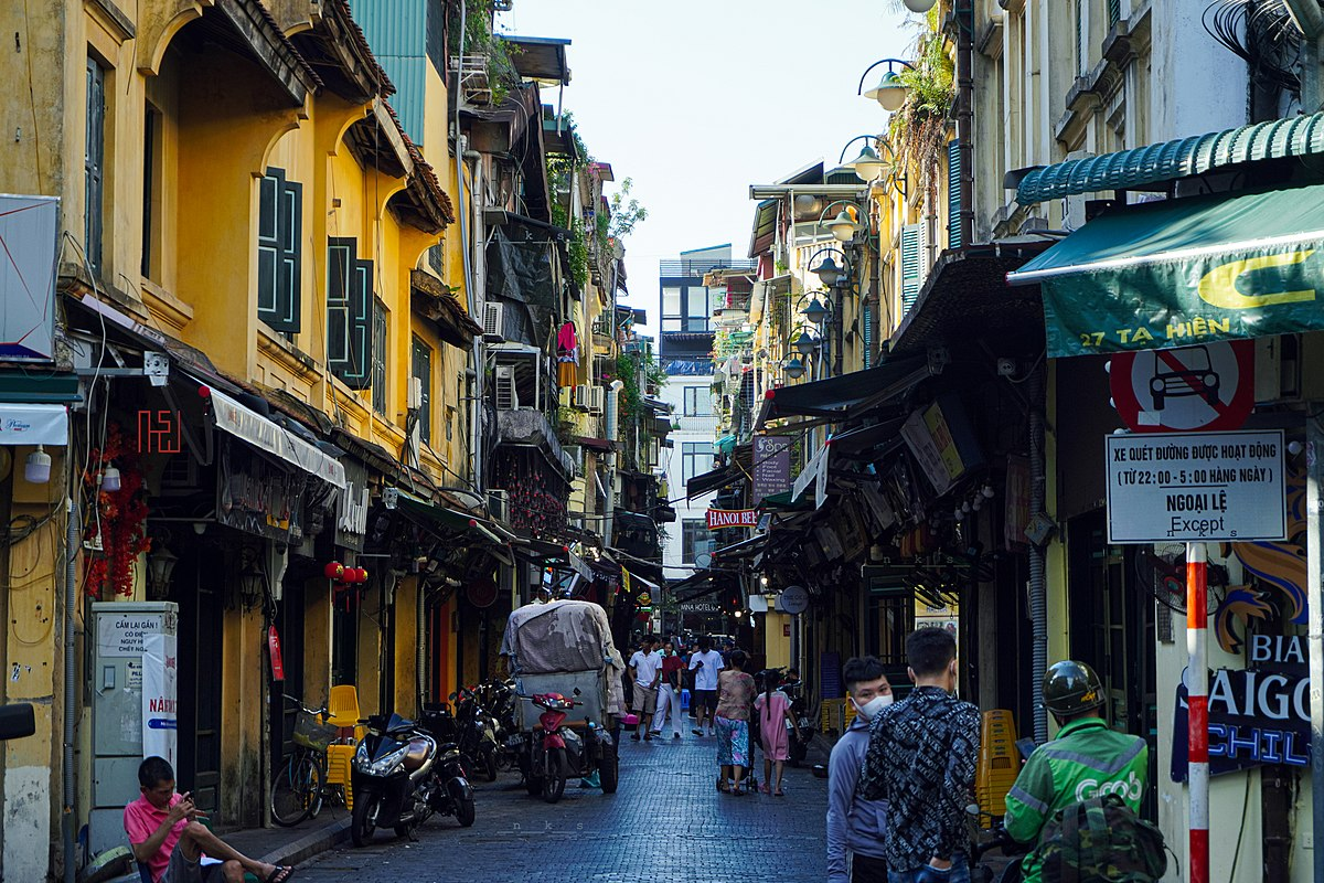 Nhà ống truyền thống