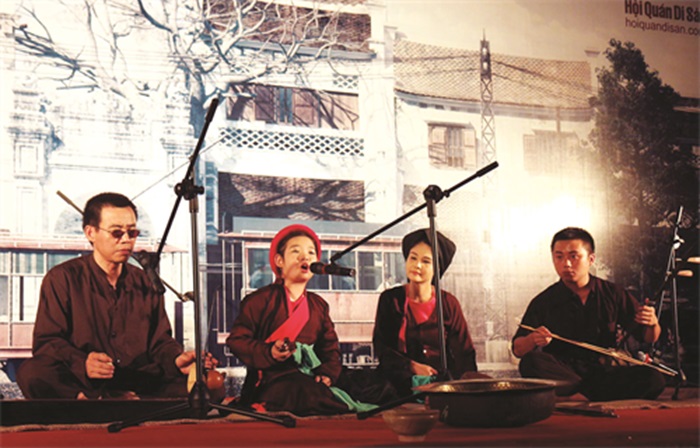 Folk music performance in Hanoi Old Quarter (Source: dantocmiennui)