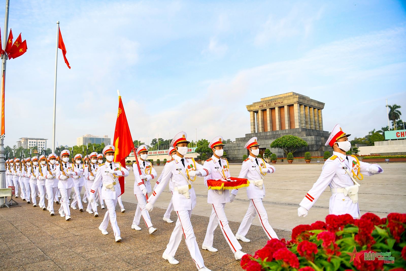 Lễ Thượng cờ tại Lăng Chủ tịch Hồ Chí Minh