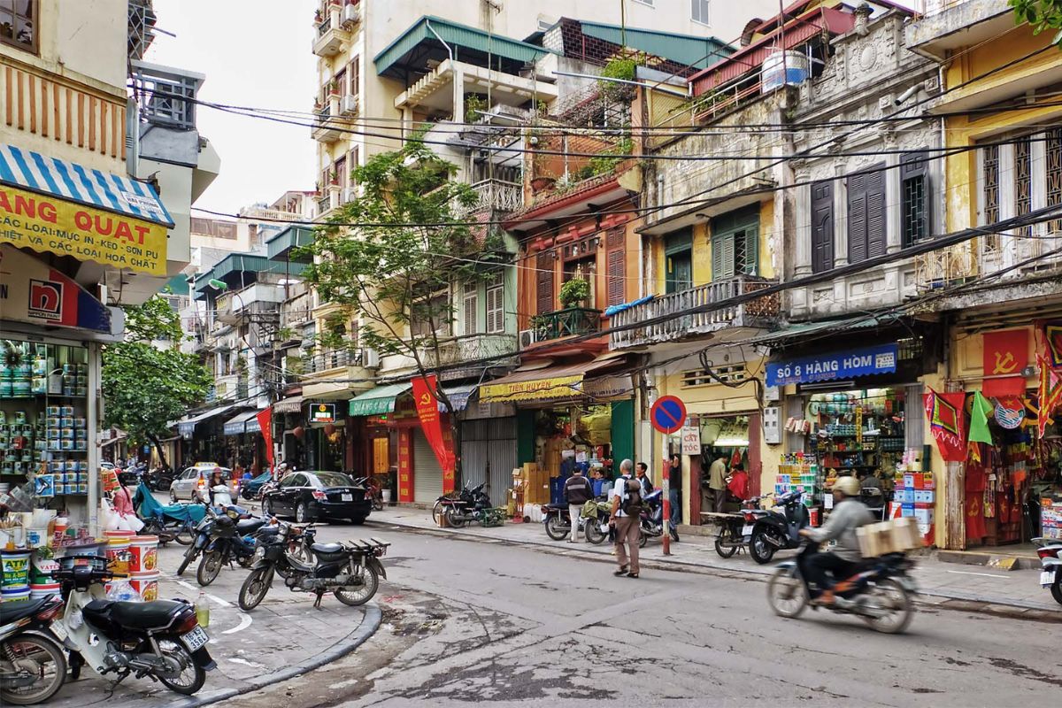 Traffic Dos and Donts Hanoi